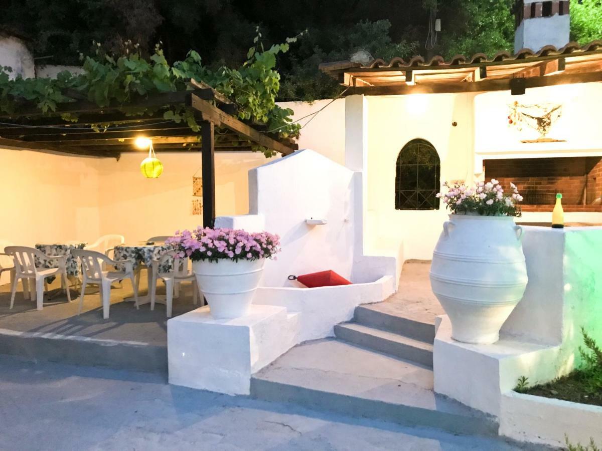 Villa Diamanti Kanapitsa  Ngoại thất bức ảnh